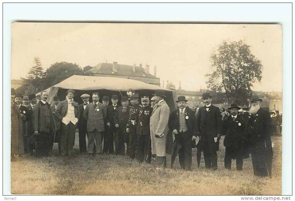 CARTE PHOTO à IDENTIFIER - PERSONNAGE POLITIQUE Et MILITAIRE - CHATEAU - INAUGURATION - To Identify