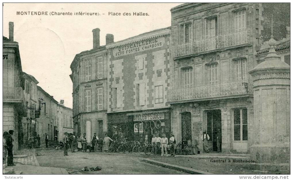 CPA 17 MONTENDRE PLACE DES HALLES 1907 Commerce - Montendre