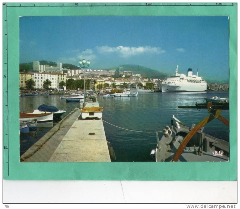 AJACCIO LE PORT ET LE NAPOLEON A QUAI - Ajaccio