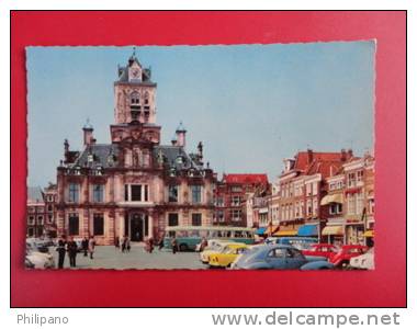 Netherlands > Zuid-Holland > Delft  Markt Met Stadhuis  Autos Early Chrome  ----- Ref 353 - Delft