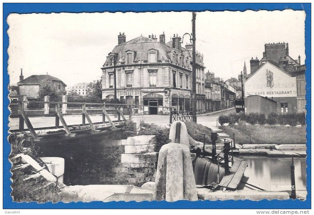 CPSM - MARNE - REIMS - L'ECLUSE FLECHAMBAULT ET CAFE RESTAURANT DU VIEUX SERGENT - LA CIGOGNE / F. 1 - Reims