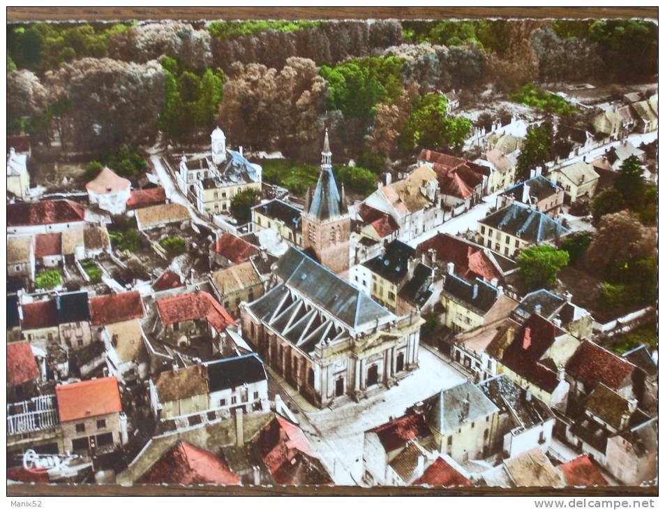 52 - CHATEAUVILLAIN - Vue Générale Aérienne Sur L´ Eglise Et L´Hospice. (CPSM) - Chateauvillain