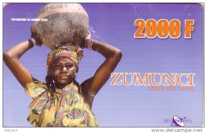 NIGER PREPAYEE PREPAID CARD SONITEL ZUMUNCI 2000 CFA  FILLE CRUCHE EAU GIRL WATER POT PORTATRICE ACQUA - Niger