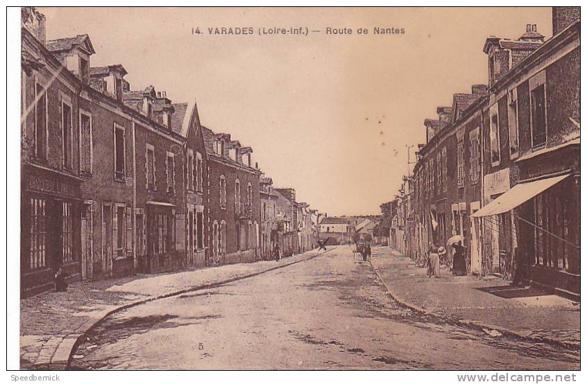 18989 VARADES Route De Nantes 14 Chapeau. Habitant De La Rue - Varades