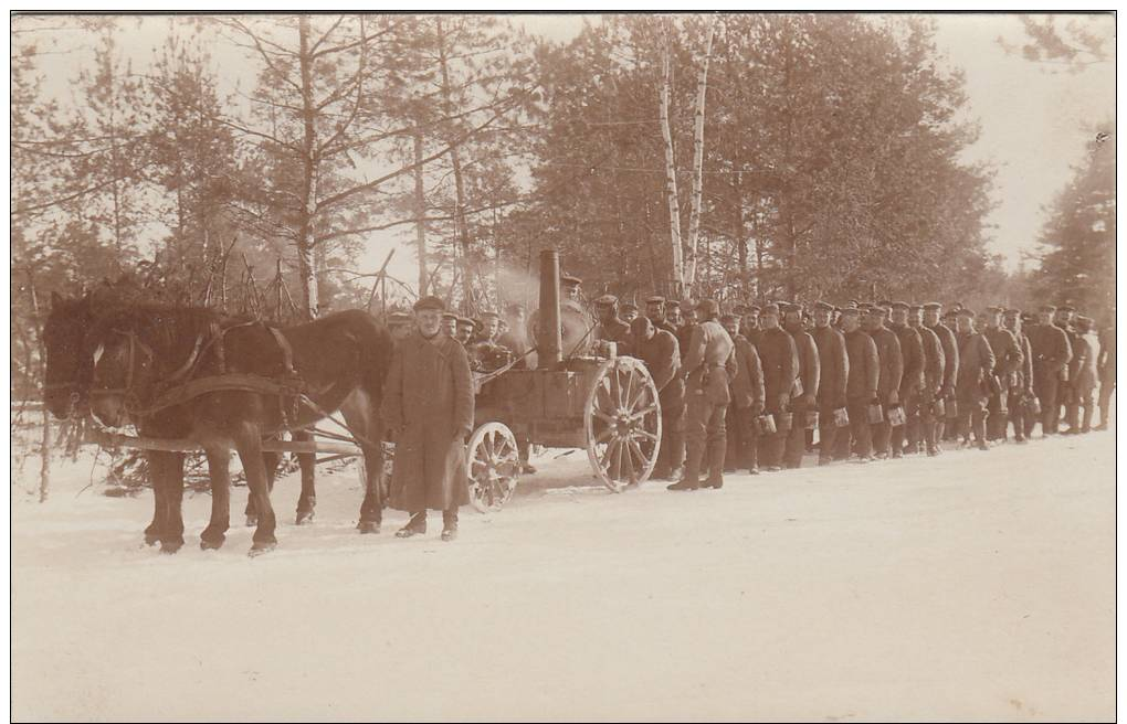 RUSSLAND-SOLDATS ALLEMANDS-FELDKUCHE DANS LA NEIGE-CARTE PHOTO - Guerre 1914-18