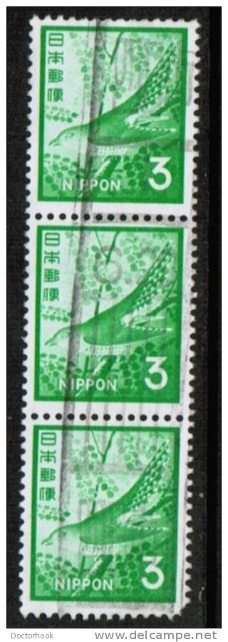 JAPAN   Scott #  1067  VF USED Strip Of 3 - Usados