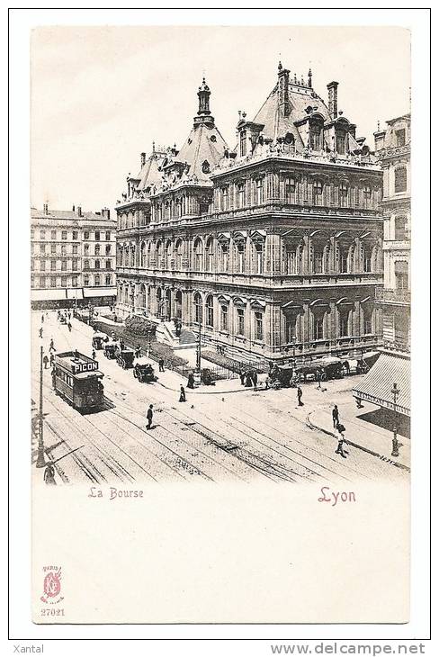 Lyon - La Bourse Et Sa Place - Transports Par Tramway, Voitures Et Calèches Garées   Autour - Dos Vierge - Autres & Non Classés