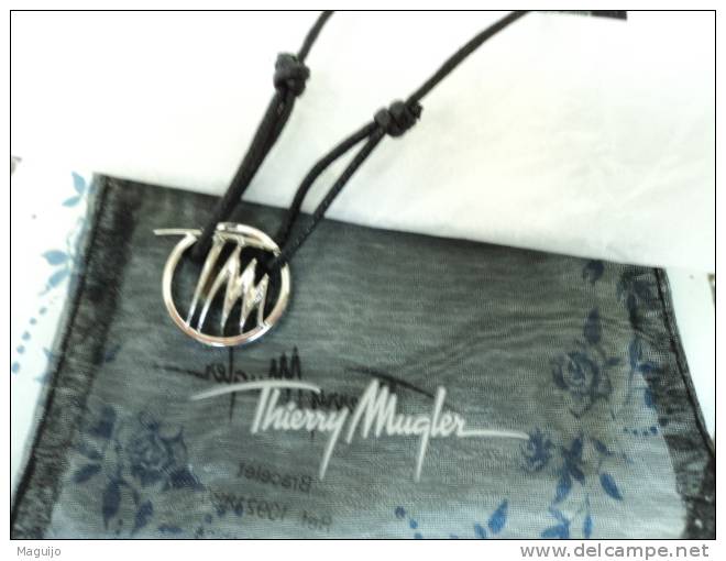 MUGLER BRACELET " INITIALES"T.M + POCHETTE SOUS BLISTER !!!LIRE ET VOIR !! - Miniaturen Flesjes Dame (met Doos)