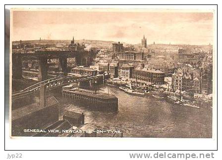 Jolie CP Ancienne Glacée Angleterre Newcastle On Tyne General View - Ed C. O. Hey County Hotel Buildings - Newcastle-upon-Tyne