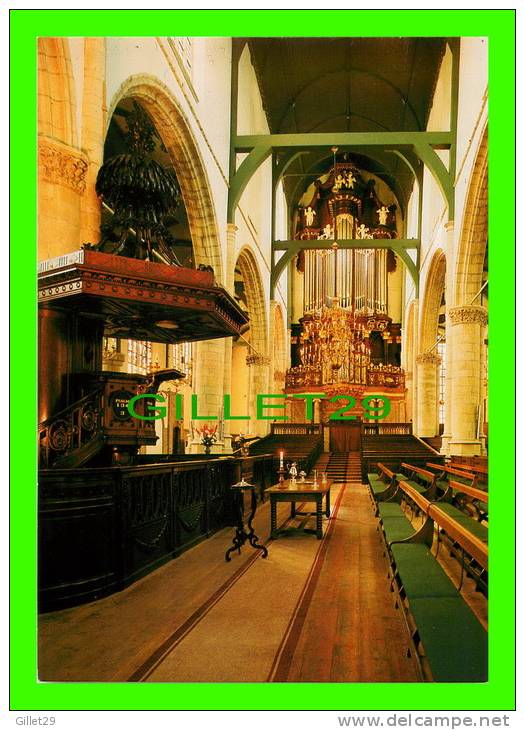 GOUDA, HOLLAND - ST. JANSKERK - INTÉRIEUR MIDDENSCHIP - GEZICHT OP HET MOREAU-ORGEL GEBOUWD IN 1736 - - Gouda