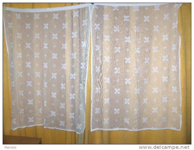 2 Rideaux- 61x86 Cm(1 Seul Est Abime)pour Confectionner Robe Pour Poupee-ma Ref 3 - Vorhänge