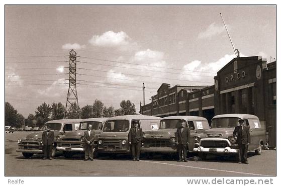 Workers With Their Van   Quebec Power  Company  Chemin De La Canardiere Quebec 1960 - Trucks, Vans &  Lorries