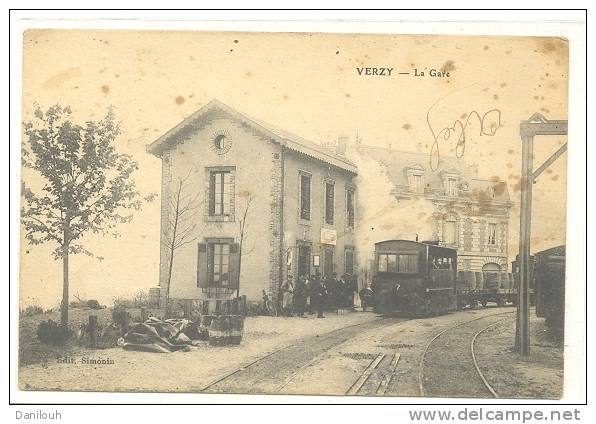 51 // VERZY  La Gare, Vue Intérieure  ANIMEE ** - Verzy