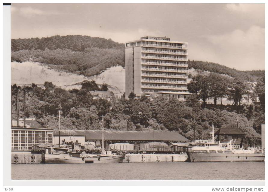 Sassnitz Rügen Blick Vom Hafen Zum Rügen Hotel - Sassnitz