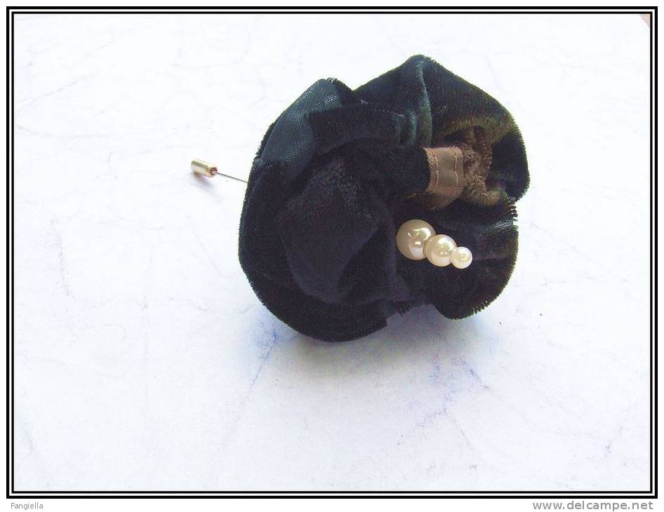 Fibule Pic épingle à Chapeau Rétro En Velours De Soie Dévoré Noir En Tissu Haute-Couture, Elle Mesure Environ 6,5x6x10cm - Broches