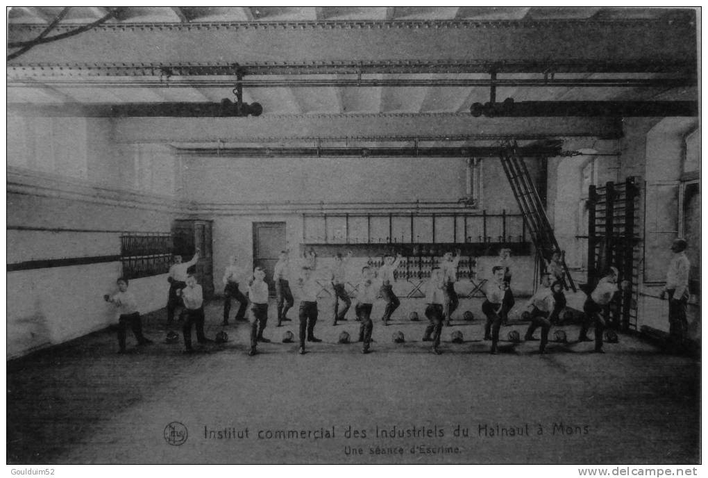 Institut Commercial Des Industriels Du Hainaut à Mons : Une Séance D'escrime - Mons