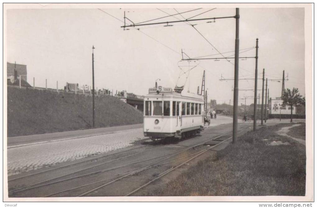 BRUXELLES, Brussels, Brussel,  TRAMWAYS RAILWAYS 2 B/W REAL PHOTOS CARDS, **1950** - Ferrovie, Stazioni