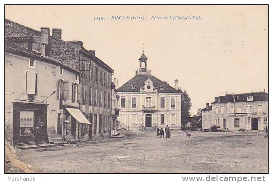 RISCLE PLACE DE L HOTEL DE VILLE Editeur Gautreau  Reste D Album Ancien Coin Bas Gauche Collé - Riscle