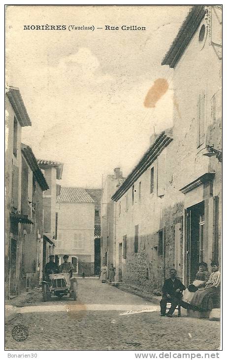 CPA 84 MORIERES RUE  CRILLON  TACOT BELLE ANIMATION - Morieres Les Avignon