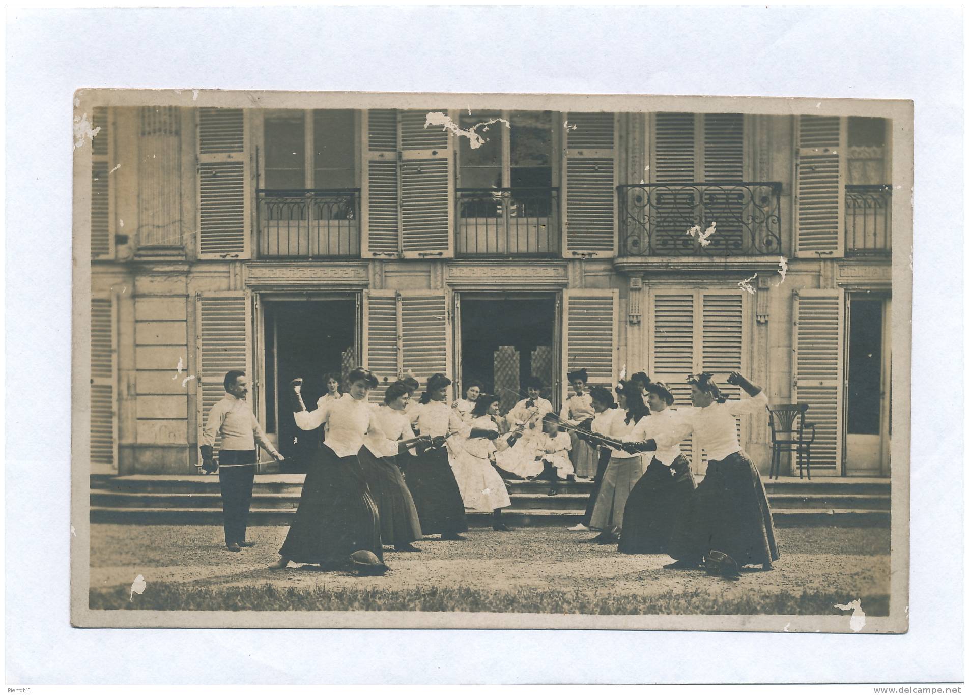 Château De GROSLAY (côté Parc) - Carte Photo Femmes Prise Pendant Un Cours D'escrime , écrite En 1908 - Groslay