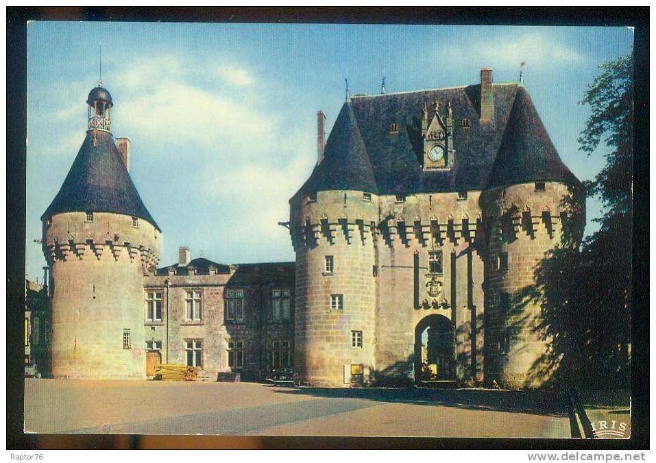 CPM  Neuve  JONZAC  Le Château, Le Donjon Et La Porte Fortifiée - Jonzac