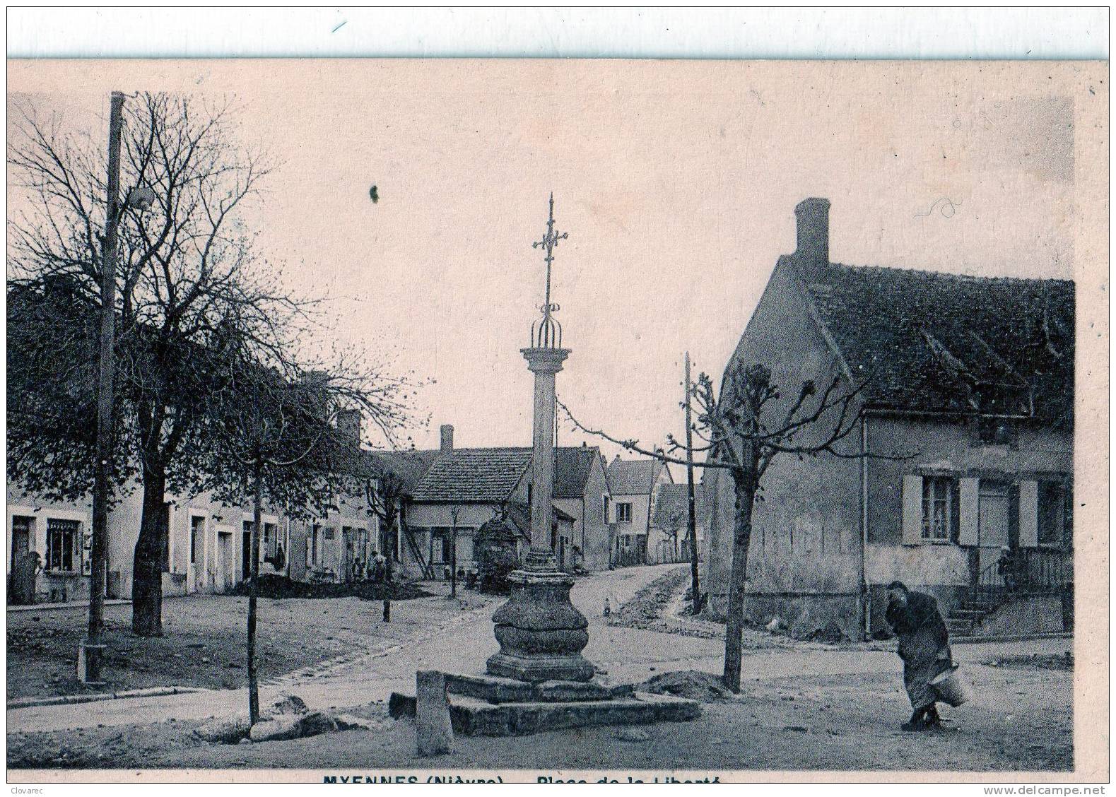 MYENNES   "Place De La Liberté" - Autres & Non Classés