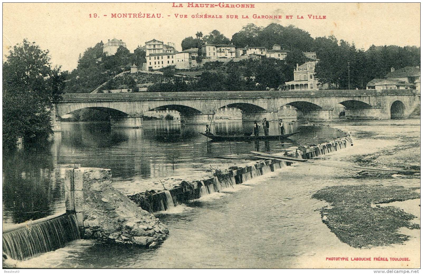 31 - MONTREJEAU -  VUE GENERALE SUR LA GARONNE ET LA VILLE (ANIMATION CANOTAGE) - Montréjeau