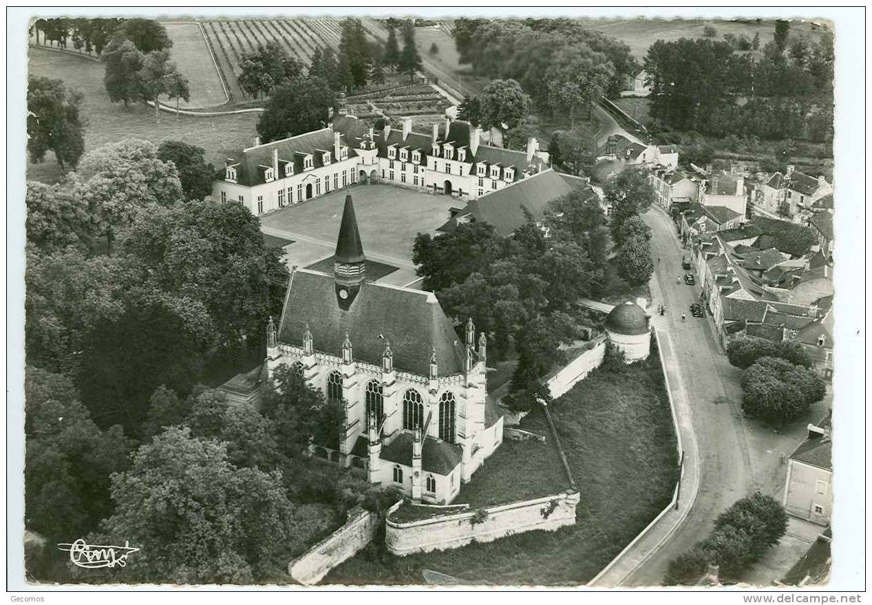 CPSM 37 –CHAMPIGNY SUR VEUDE- Chapelle St Louis Et Château – Vue Aérienne, - Champigny-sur-Veude