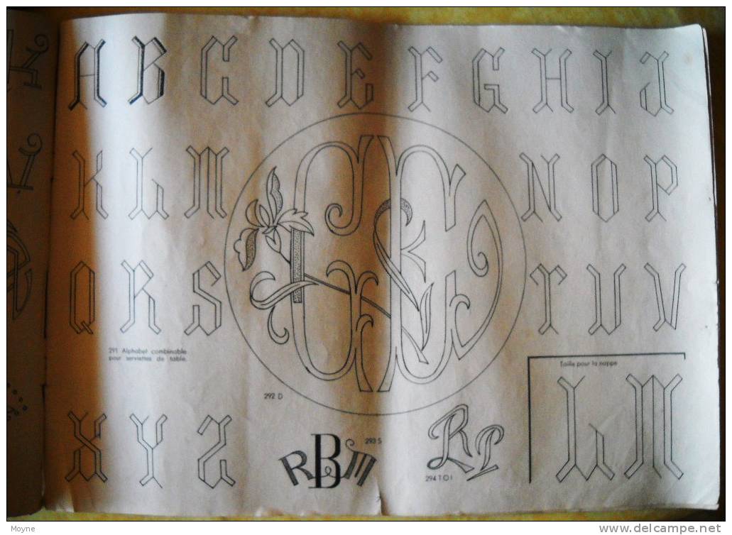 TOUTE LA BRODERIE - Nouveaux Alphabets - Monogrammes Etc Et C...- Format à L´italienne 36,5 Cm X 26,5 Cm  - 1951 - Décoration Intérieure