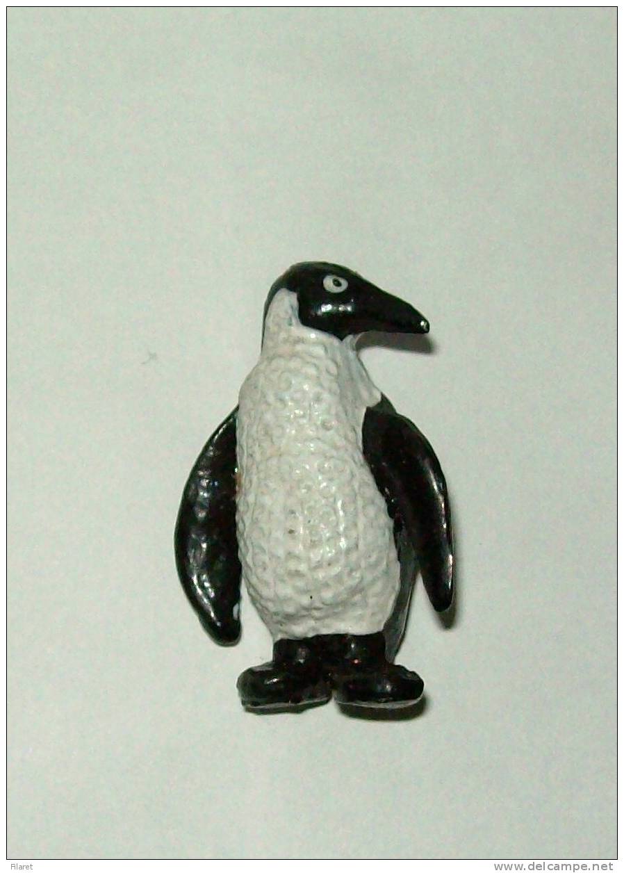 WILLY PENGUIN-DISNEY FIGURINE,HARD RUBBER/CAOUTCHOUC-ONLY FOR COLLECTORS - Disney