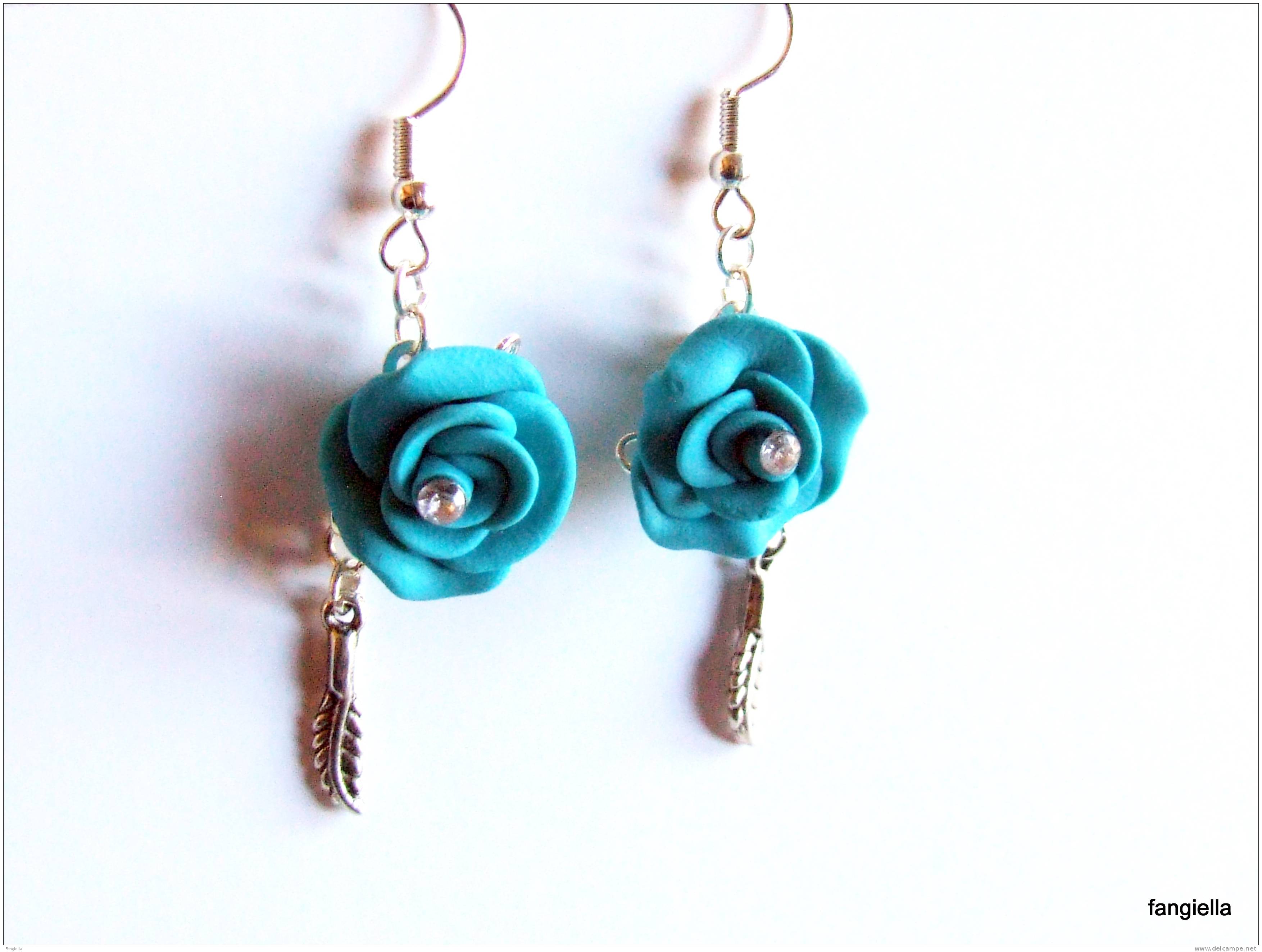 Boucles D´oreilles Rose Turquoise Avec Strass Pâte Polymère Et Plume  Hauteur Totale: Environ 56mm - Earrings