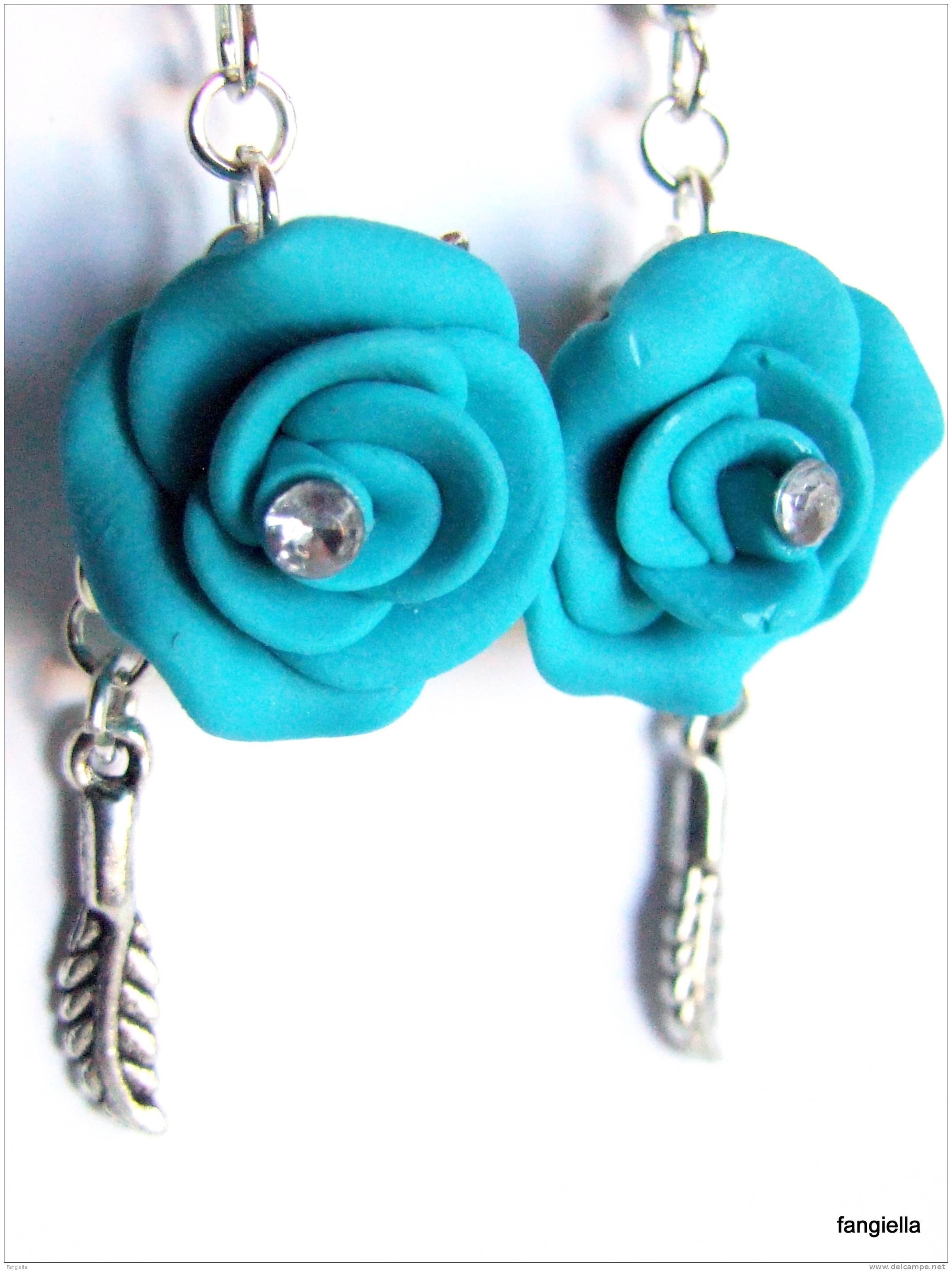 Boucles D´oreilles Rose Turquoise Avec Strass Pâte Polymère Et Plume  Hauteur Totale: Environ 56mm - Earrings