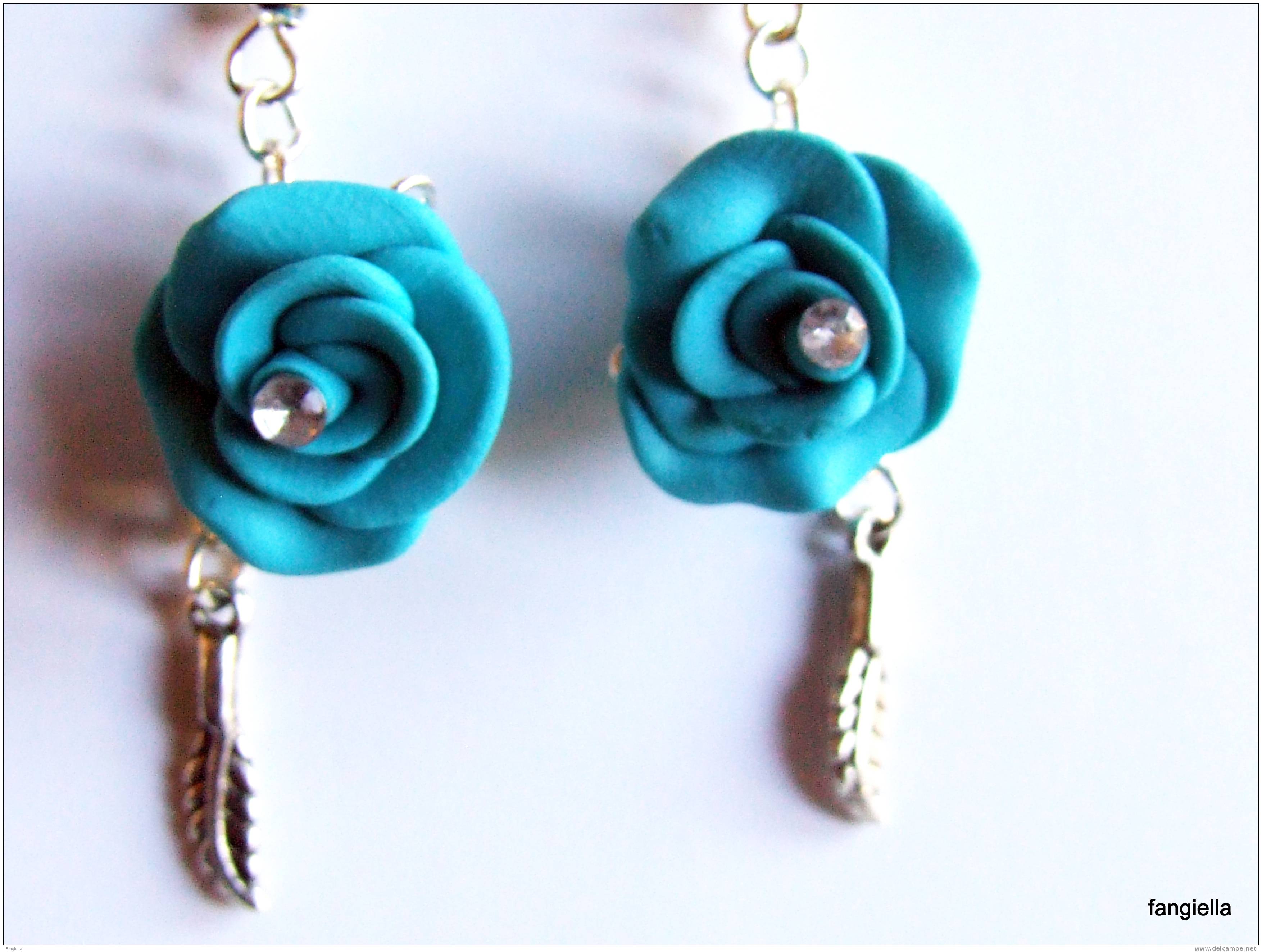 Boucles D´oreilles Rose Turquoise Avec Strass Pâte Polymère Et Plume  Hauteur Totale: Environ 56mm - Earrings