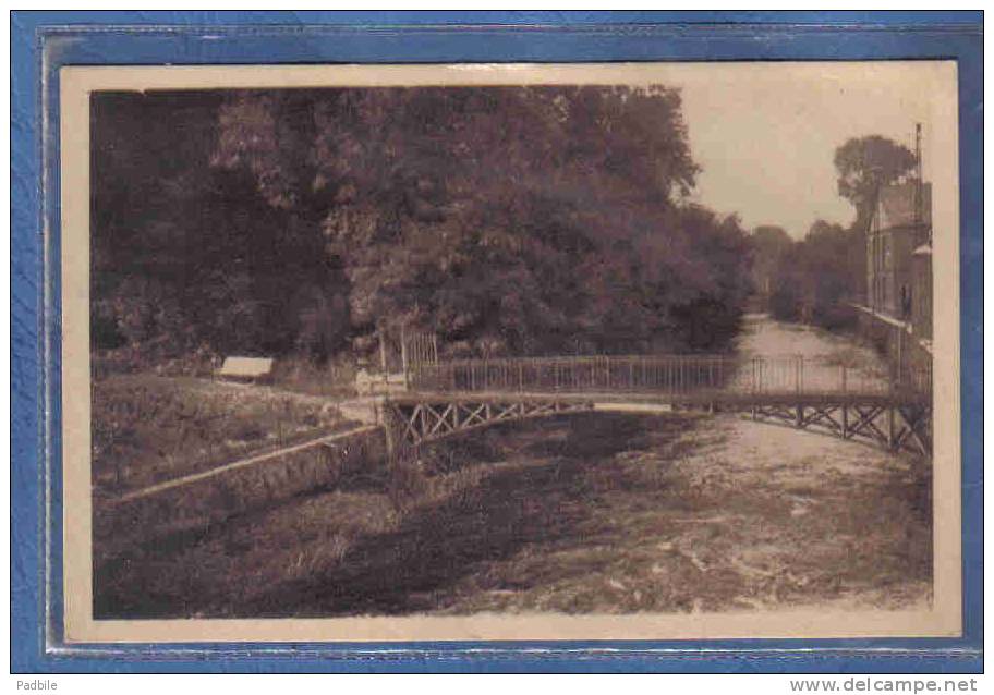 Carte Postale  80. Corbie  Passerelle Sur La Vieille Somme Trés Beau Plan - Corbie