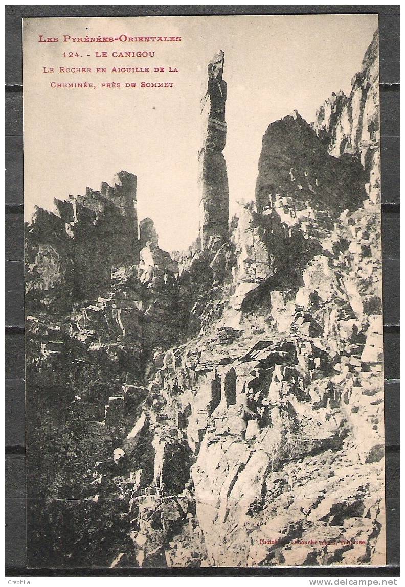 Le Canigou -  La Roche EnAiguille De La Cheminée, Près Du Sommet - Prades