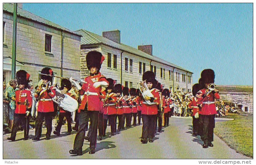 Québec - Citadelle Citadel Fortress Fortifications - Royal 22e Regiment - Uniforms - Québec - La Citadelle