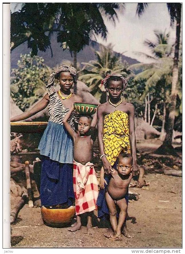 FAMILLE GUINEENNE (COULEUR)   REF 24257 - Guinea