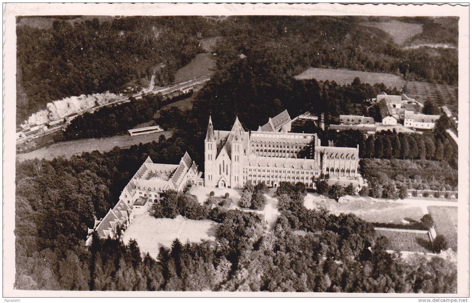 Cp , BELGIQUE , NAMUR , Abbaye De Maredsous , Vue Aérienne - Anhée