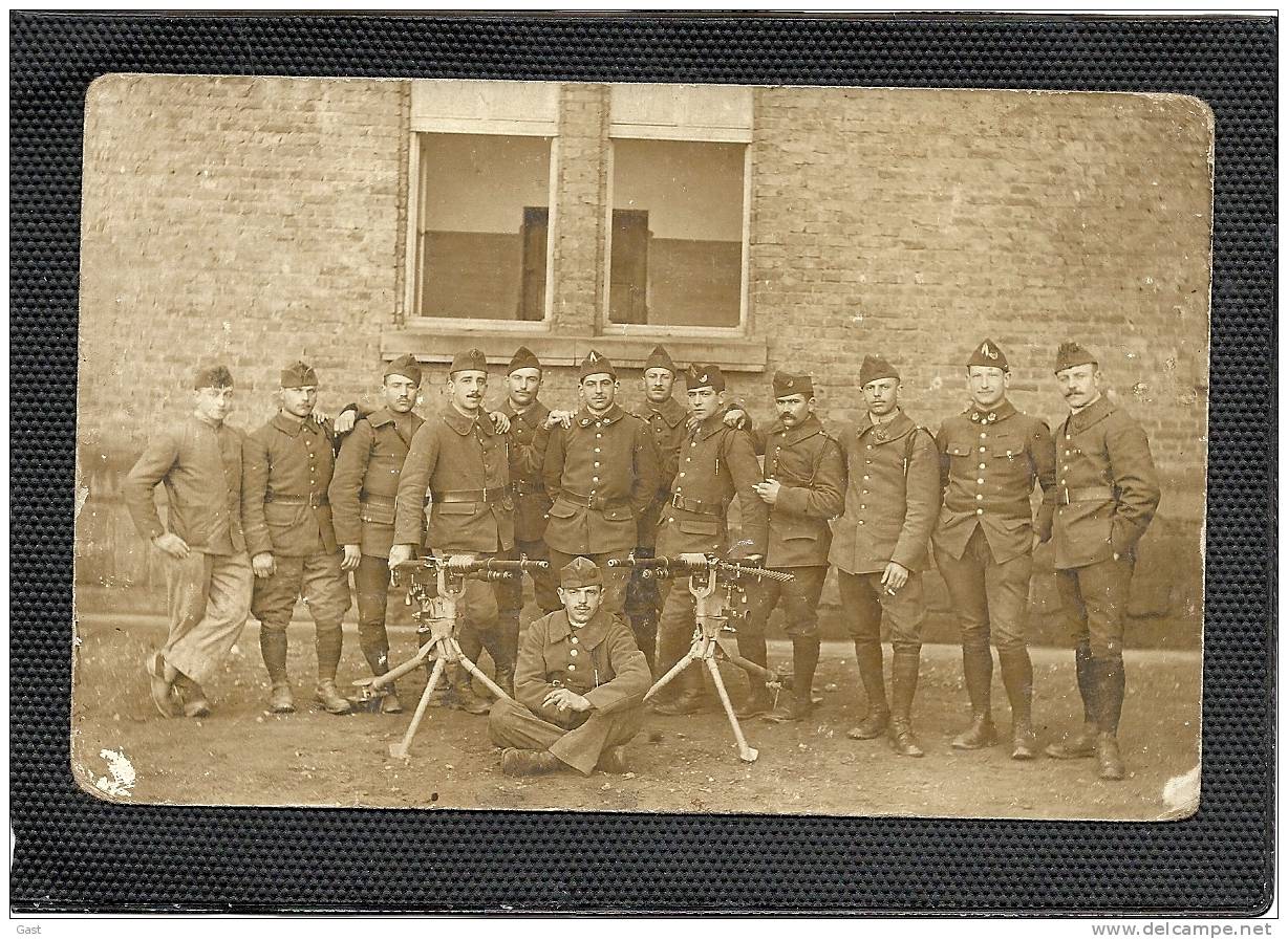 SAARBRUECKEN   SOLDATS  FRANCAIS AVEC  2  MITRAILLEUSES    LE   09     MARS  1920    A SAARBRUECKEN - Saarbruecken