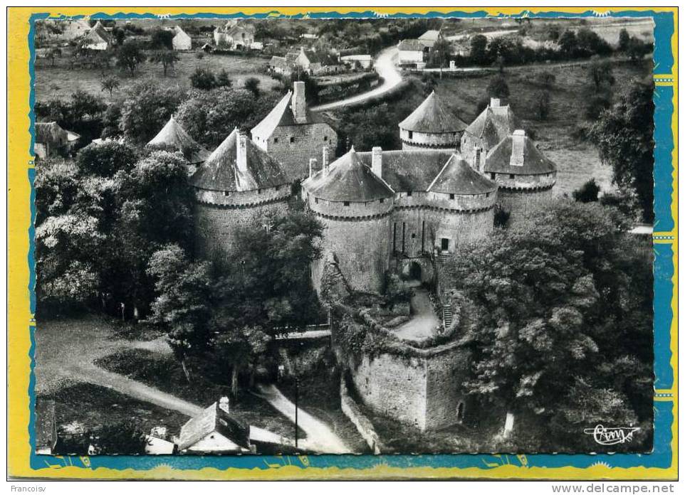 Chateau De Lassay Porte Sur La Barbacane - Chateau Feodal . Vue Aerienne Cim N° 117-93 - Lassay Les Chateaux