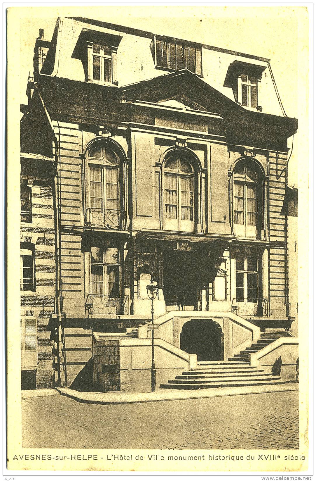 CPSM  59 - AVESNES Sur HELPE    L´Hôtel De Ville  Monument Historique Du XVIIIe Siècle     Voyagée 1933   (TBE) - Avesnes Sur Helpe