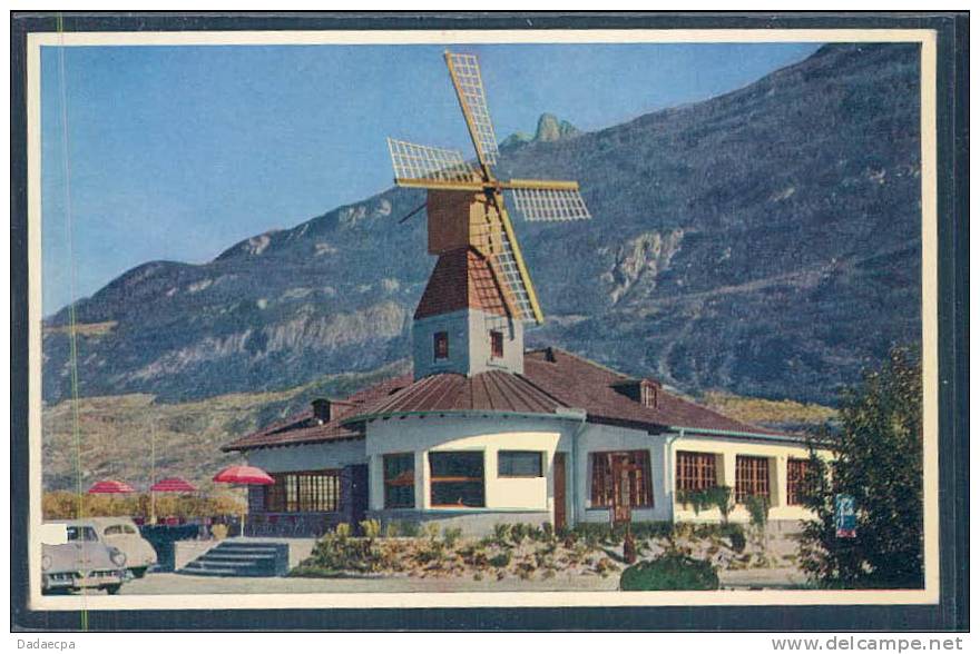 Valais Central, Charrat, Mon Moulin, Le Rendez-vous Des Produits Du Valais, Voiture, Auto, Automobile, Car, - Charrat