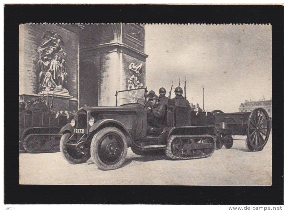 *militaire -  Artillerie Motorisée - Auto-Chenille Renault Devant Arc De Triomphe - Equipment