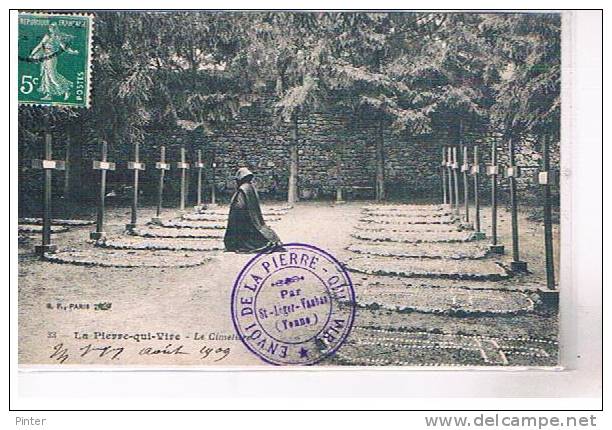 LA PIERRE QUI VIRE - Le Cimetière - Saint Martin Du Tertre