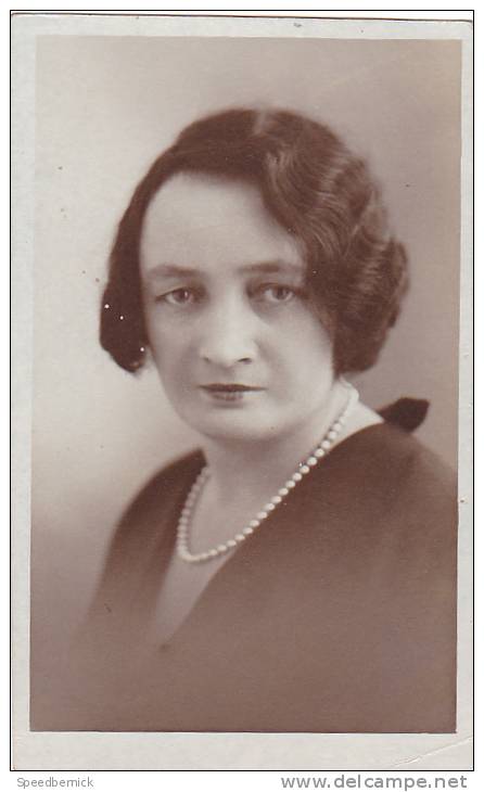 19327 Carte Photo "ateliers Jérôme . "tante Berthe Michel" - Femmes