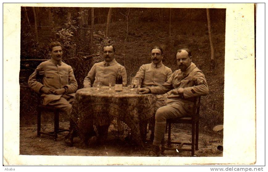 CARTE PHOTO GROUPE DE  MILITAIRES PHOTO MARY RILLY LA MONTAGNE - Personnages