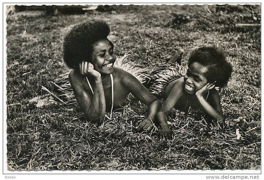 Mission De Papouasie Sourire Des Iles Papoues Enfants  Robes En Feuilles - Papouasie-Nouvelle-Guinée