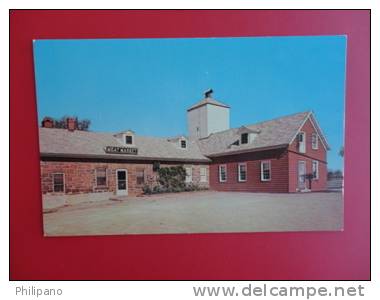 3 View Amana Iowa Meat Market Famous Westphalian Sugar Cured Hams    Early Chrome     ---   -ref 364 - Autres & Non Classés