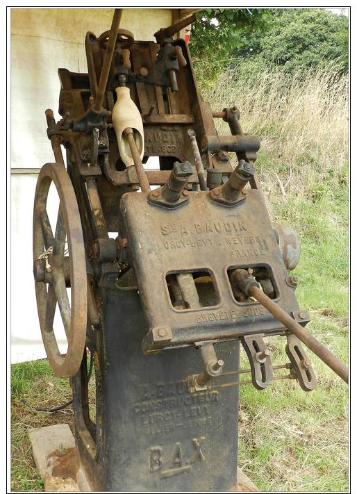 CPM - MACHINE A SABOTS - Plouguenast 22 - Vieux Métiers - Tirage Limité - Artesanal