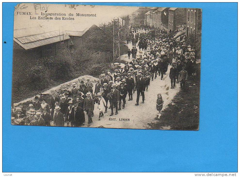 08 FUMAY - Inauguration Du Monument - Les Enfants Des écoles (état: Coin) - Fumay